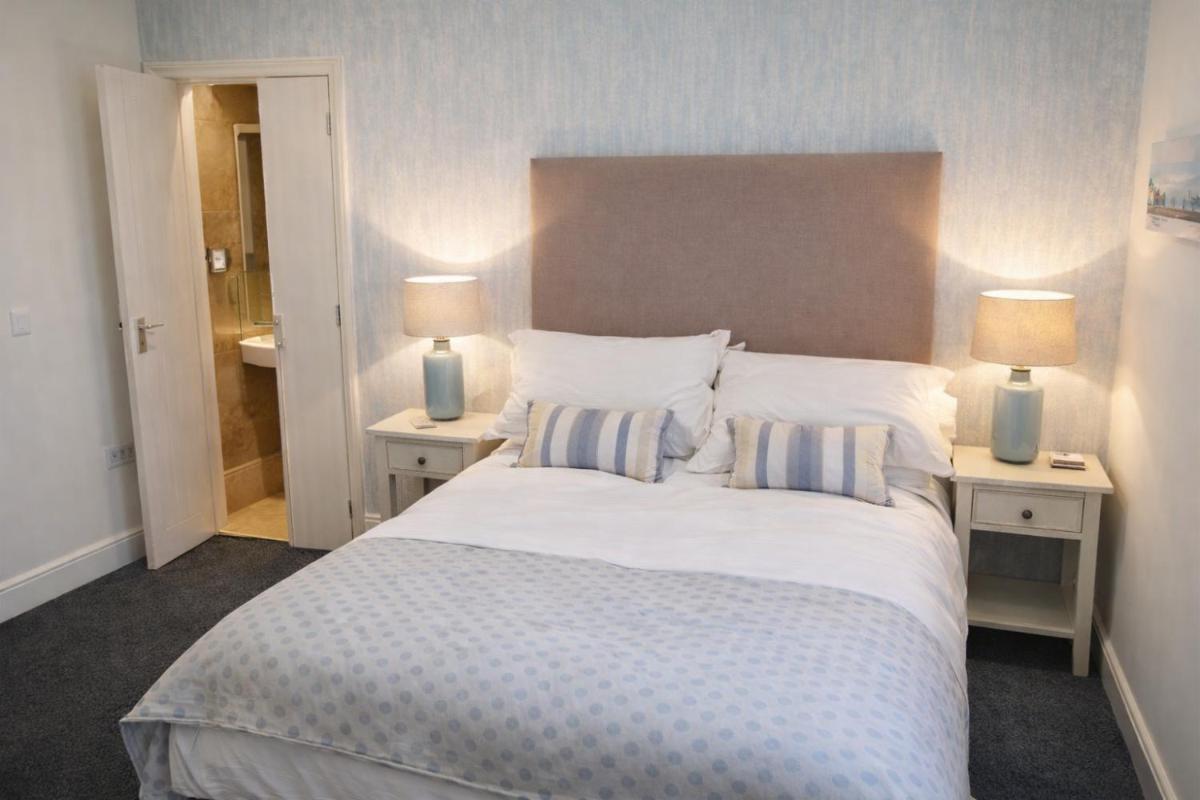The George Inn - Housity