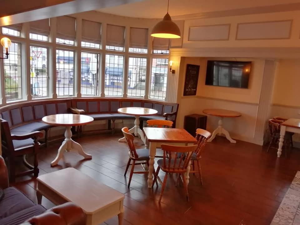 The George Inn - Housity