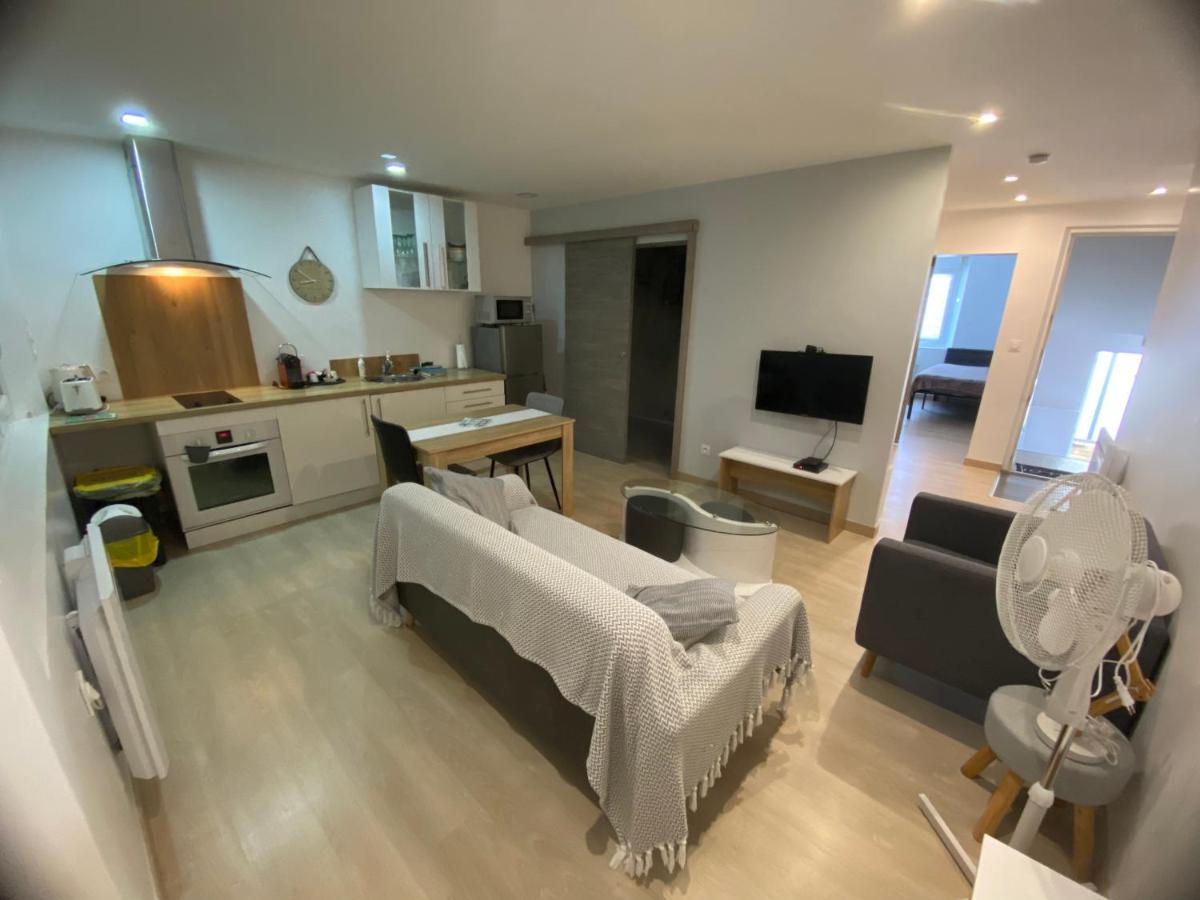 TOUL Appartement Entier avec PARKING Privé au Calme Cosy à Étage avec Balcon - Housity