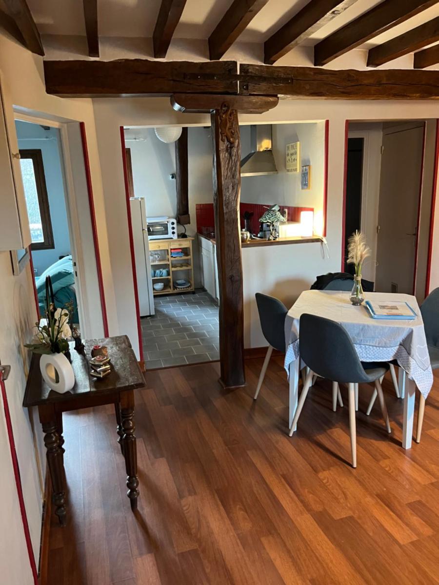 Appartement de la Brèche 44 m2 place Drouaise au cœur historique - Housity