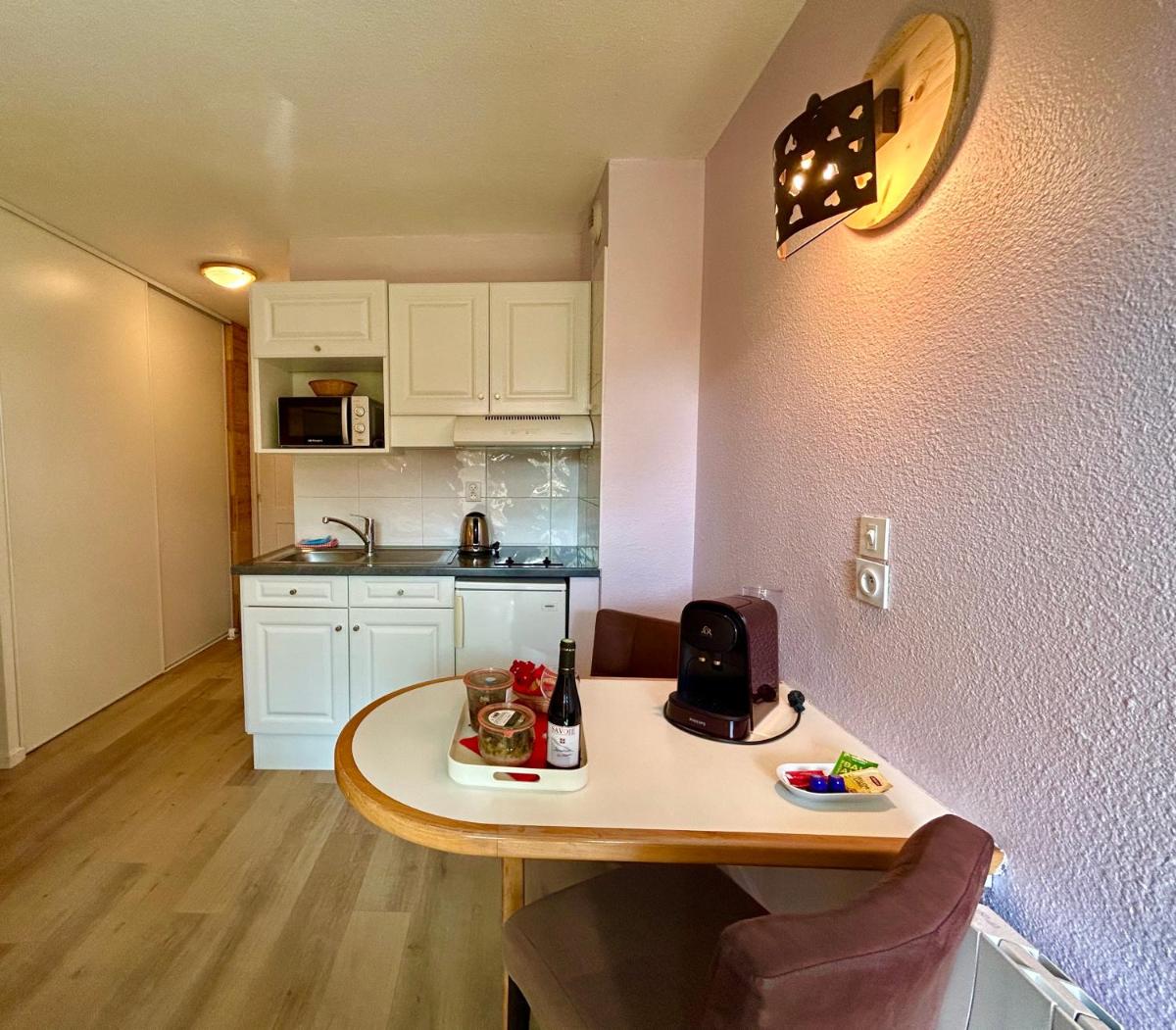 Cuisine ou kitchenette dans l'établissement Résidence Côté Chalet