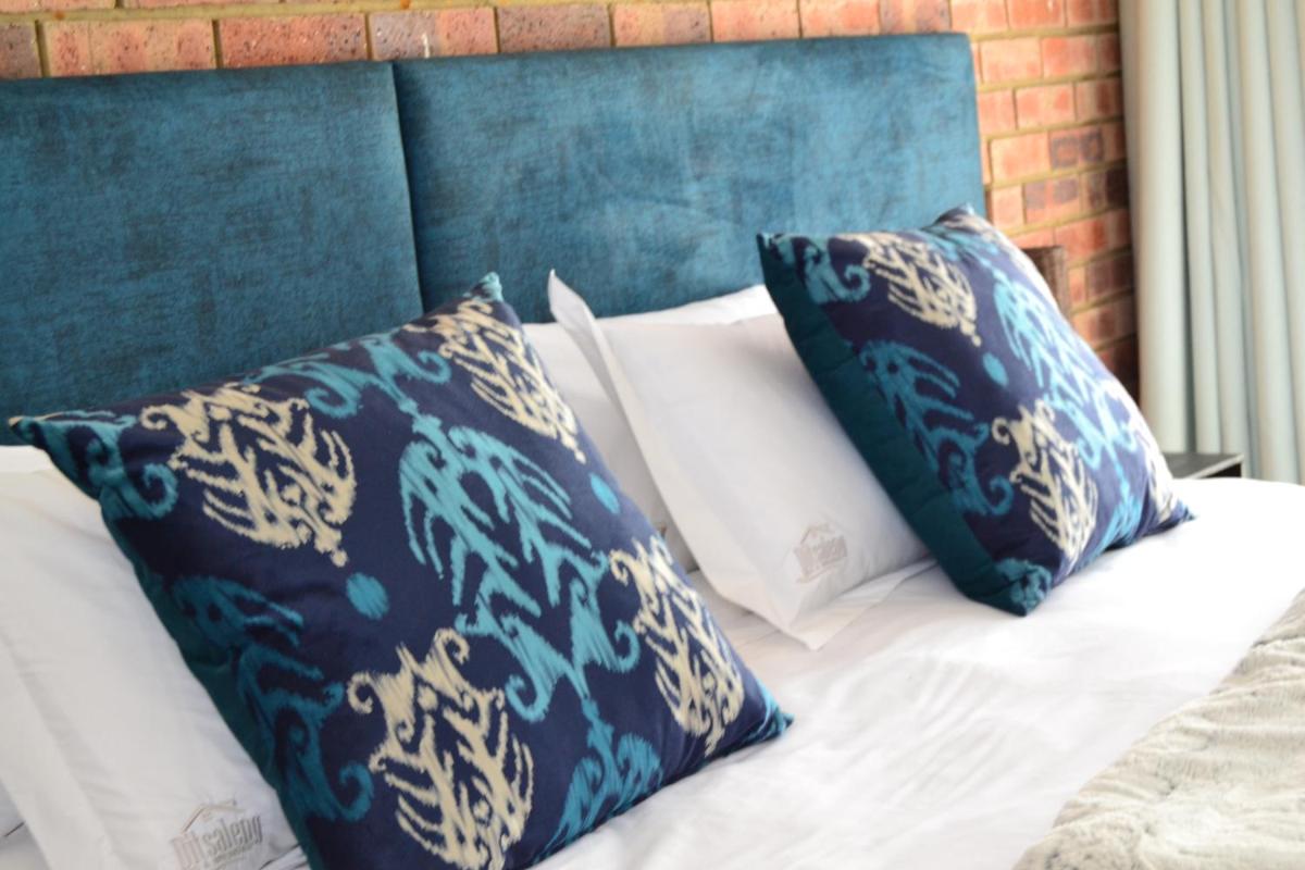 Ditsaleng Bed and Breakfast - Housity
