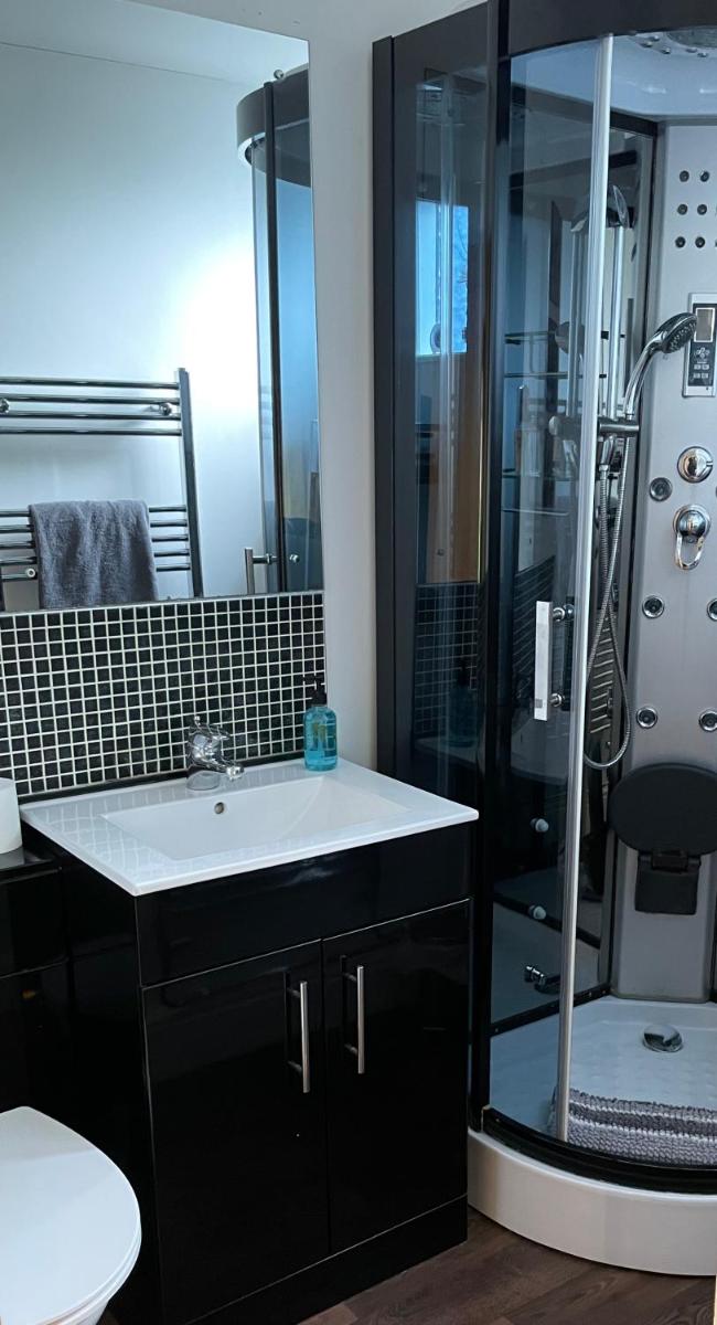 Kendall Lodge - Housity