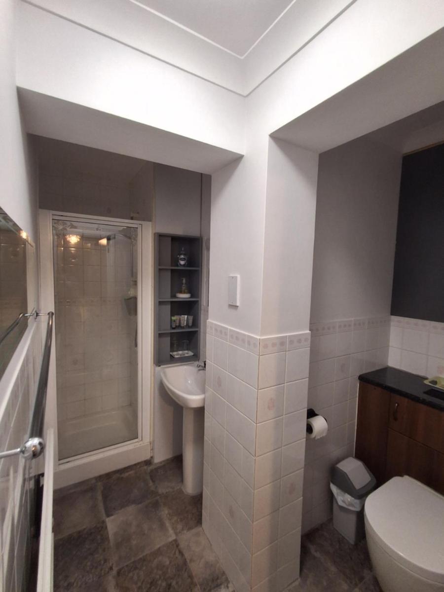 Newton House - Housity