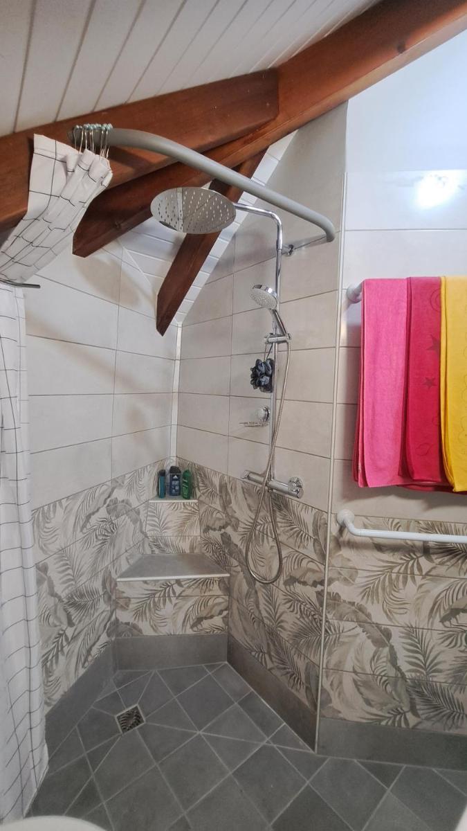Bed and Breakfast - Chez Nous - Housity