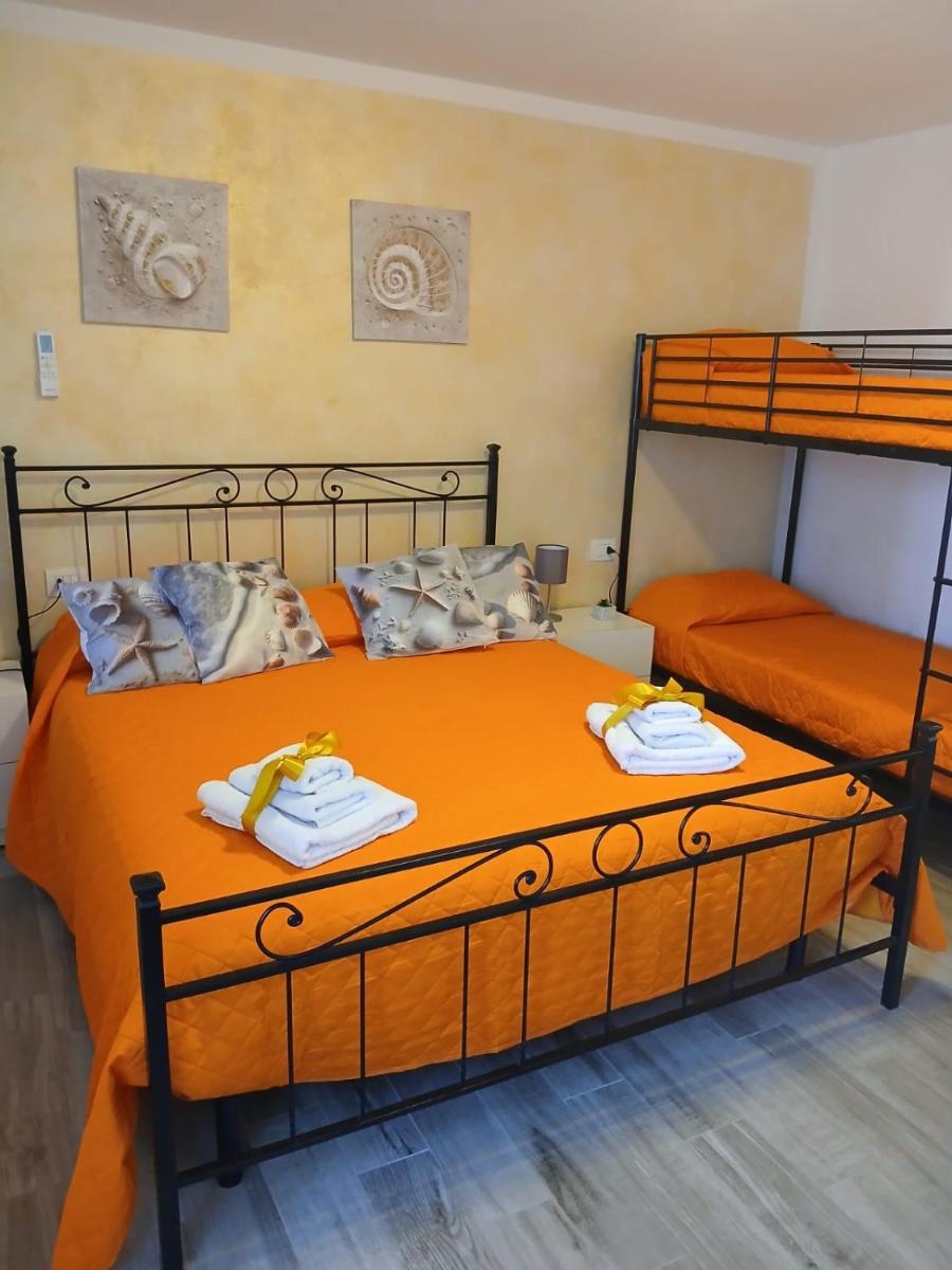 Sunset House - Housity