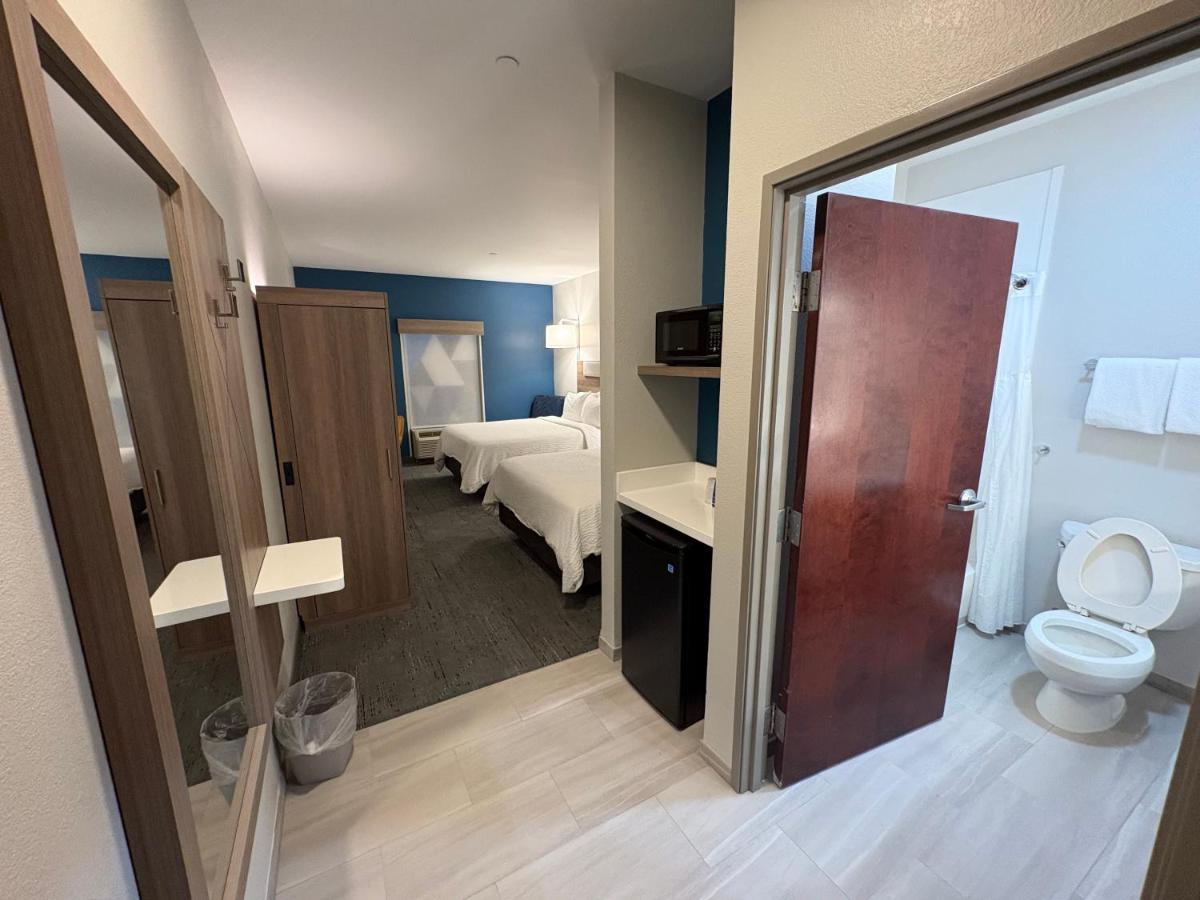 Holiday Inn Express Hotel & Suites Lafayette by IHG - Housity