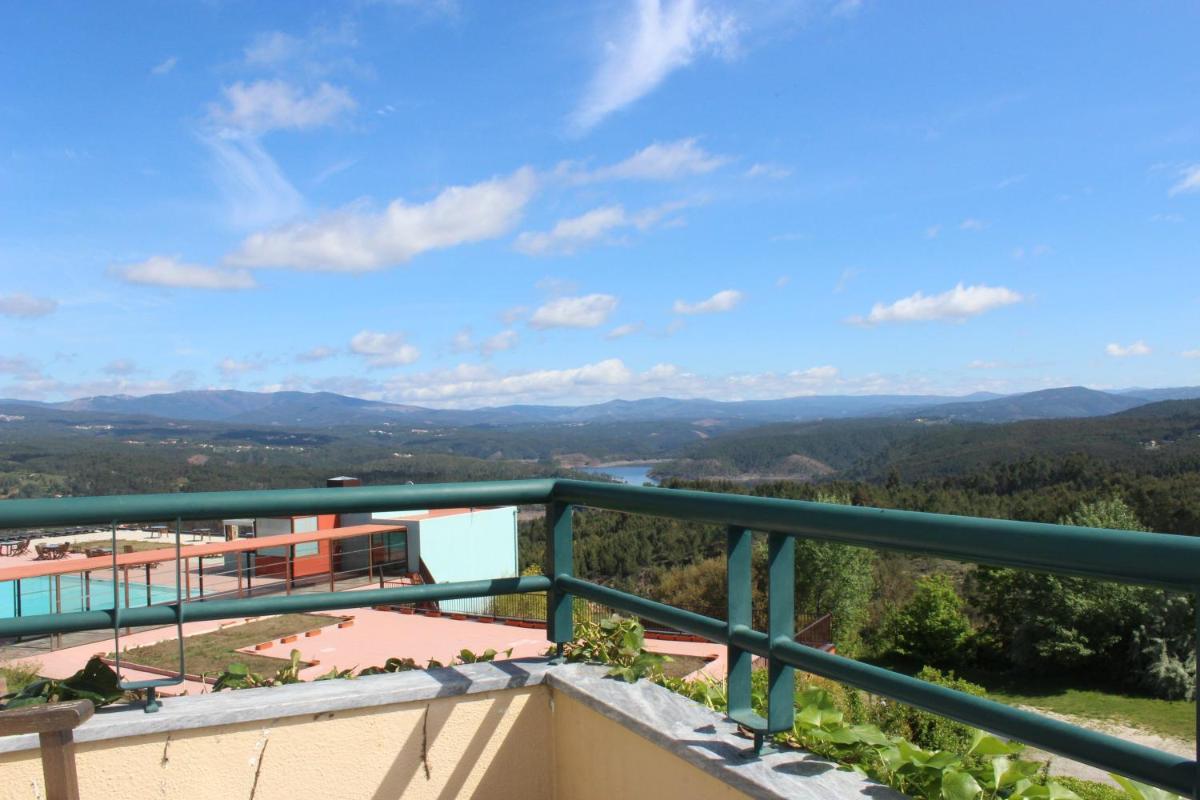 Uma vista geral da montanha ou uma vista da montanha a partir do hotel
