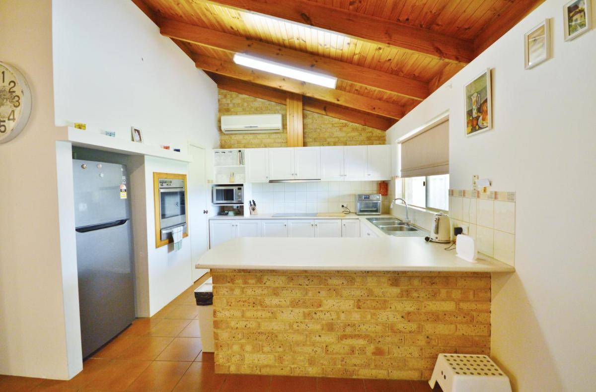Starfire Close 3 - Kalbarri, WA - Housity