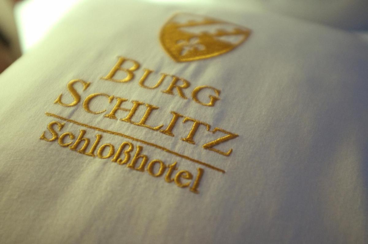 Ein Zertifikat, Auszeichnung, Logo oder anderes Dokument, das in der Unterkunft Schlosshotel Burg Schlitz ausgestellt ist