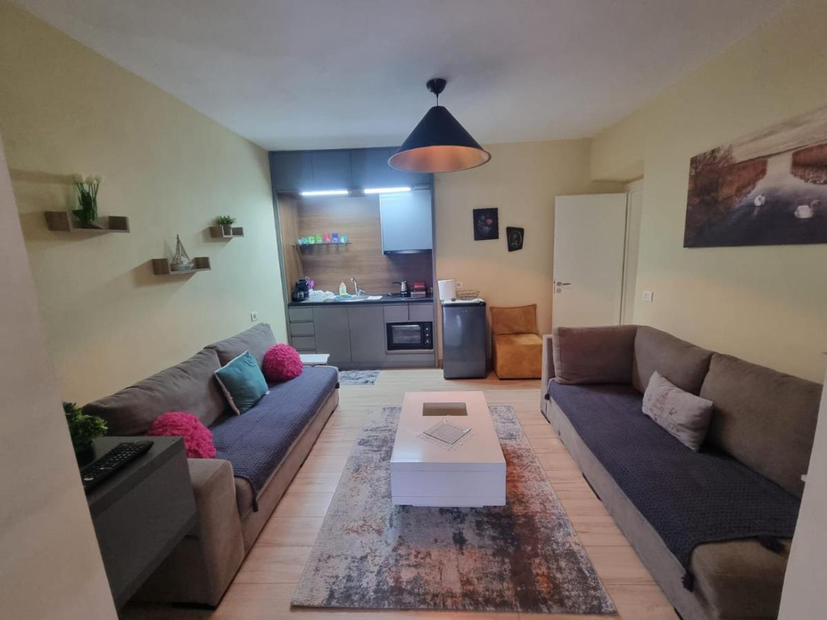 Saranda Beach Apartment - Housity