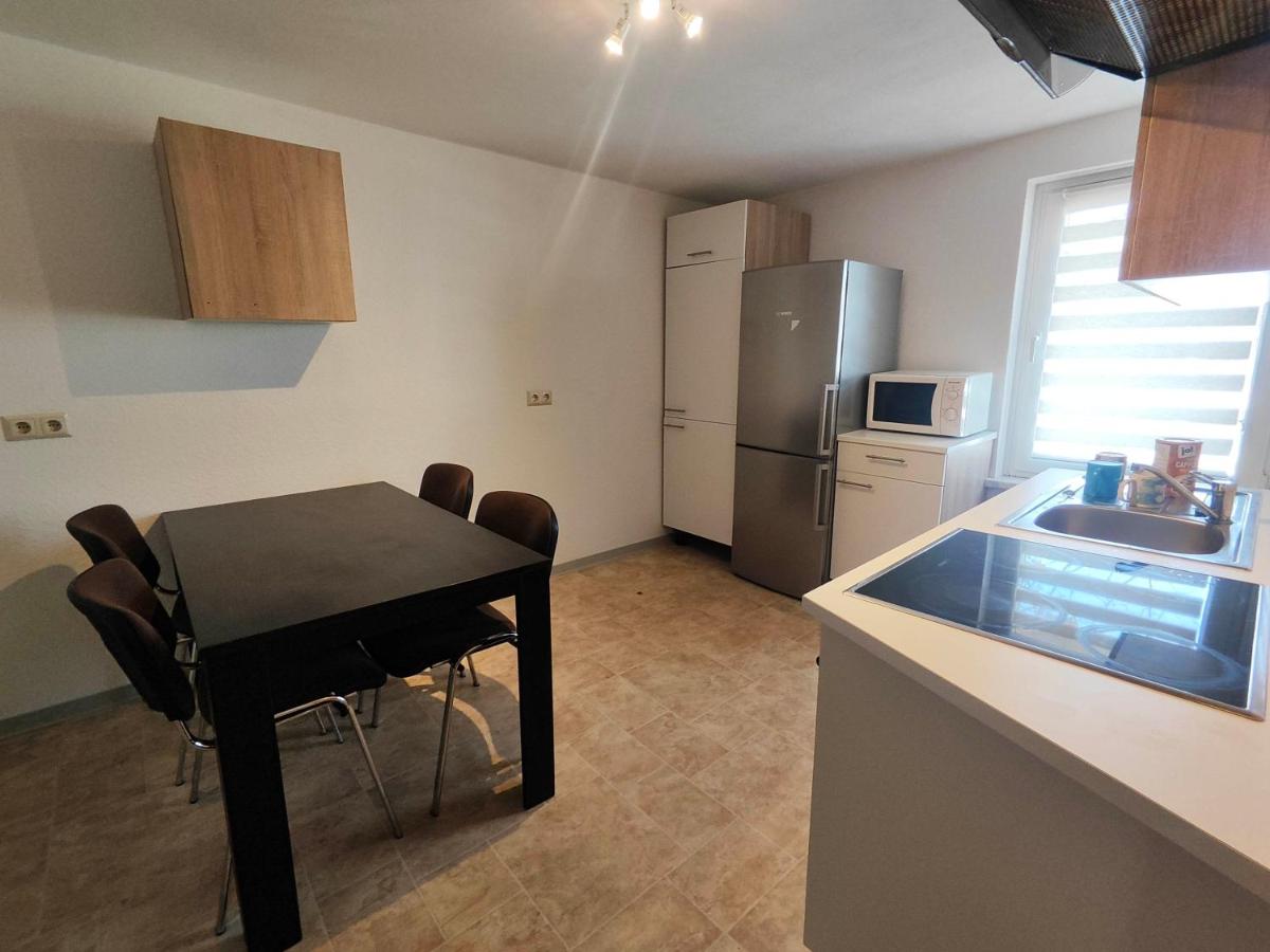schöne 4 Raum, 4 - 7 Bett FeWo in Staßfurt - Housity