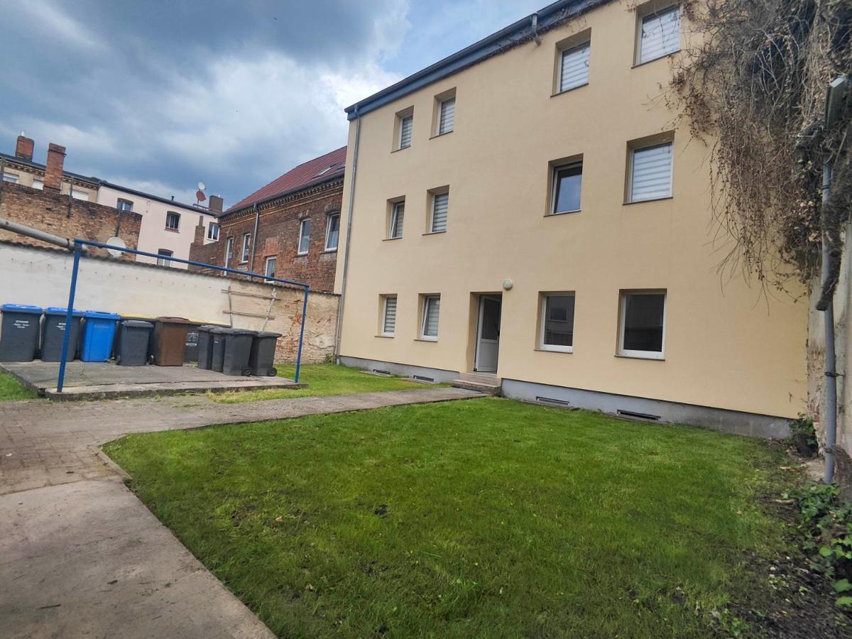 schöne 4 Raum, 4 - 7 Bett FeWo in Staßfurt - Housity