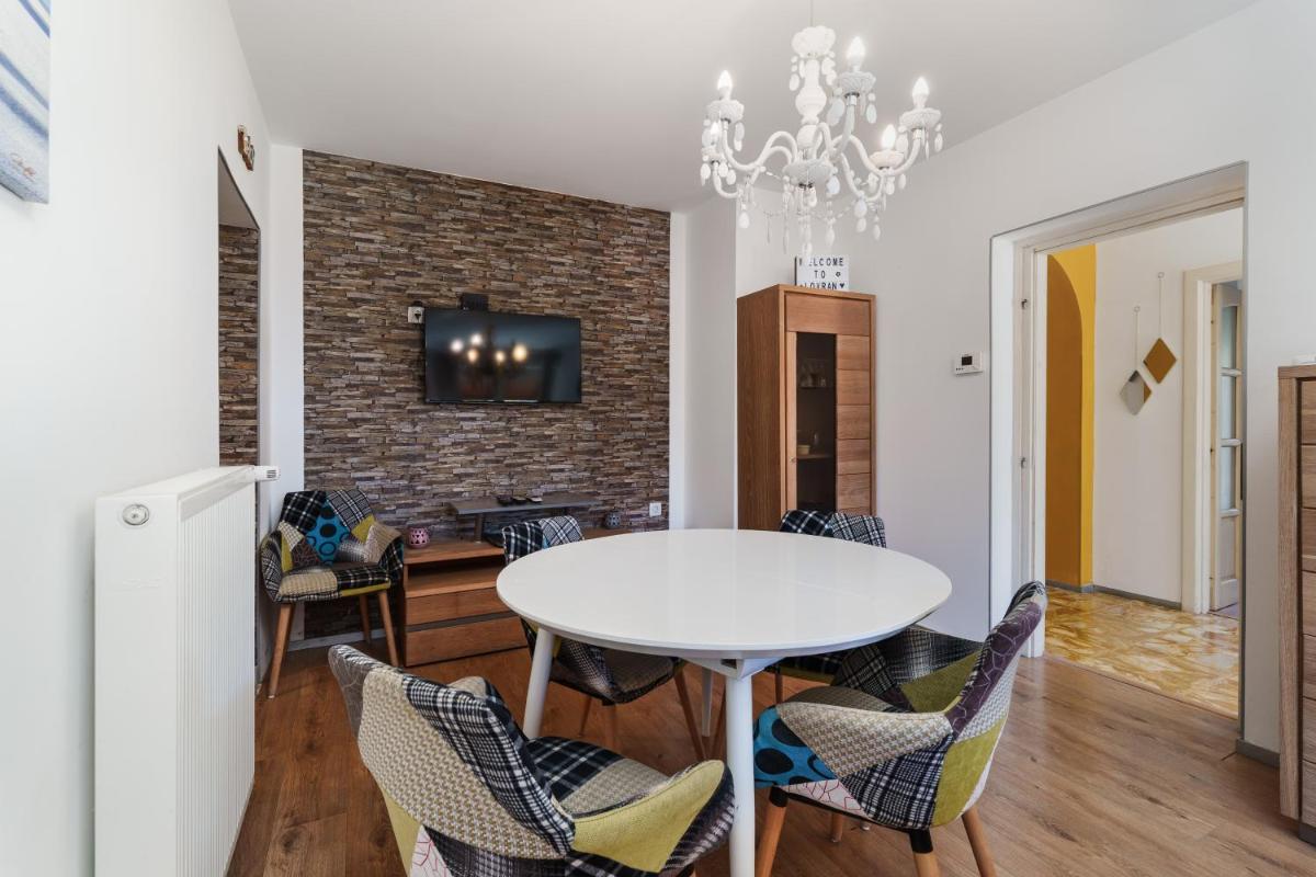 Modern Stylish Apartment near Beach - Hizvo