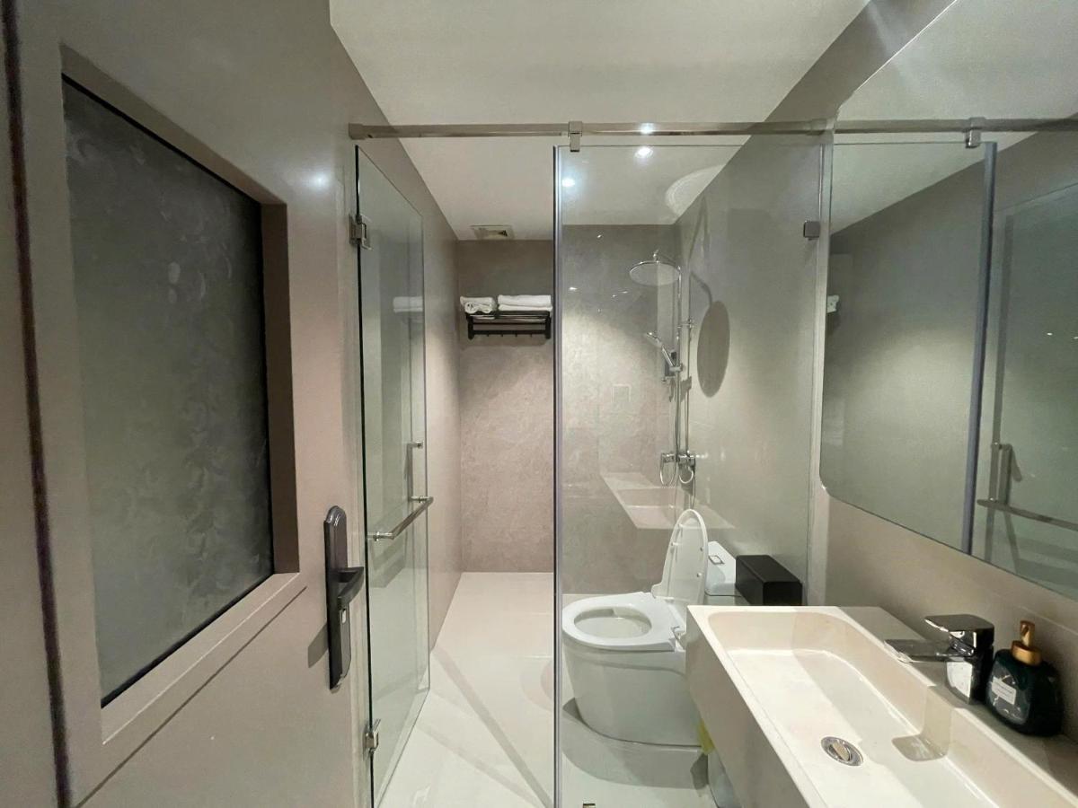 Leonora Hotel - Housity
