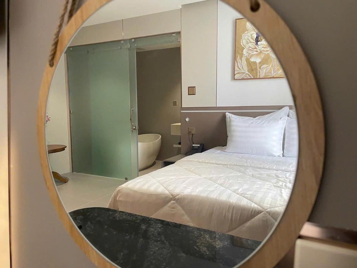 Leonora Hotel - Housity