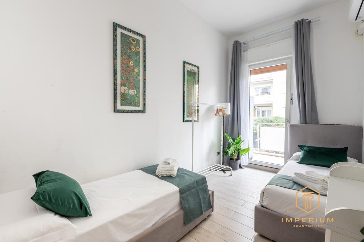 Sea View Terrace Apt - 150mt from the sea, 4-6 pax, A-C, Terrace - Housity