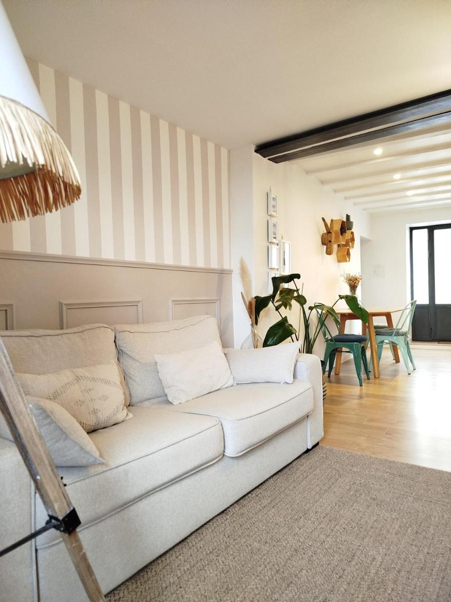A l'Ombre de la Dame - Housity