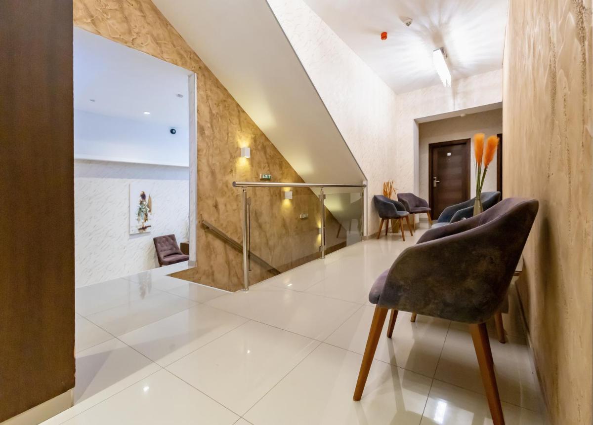 Hotel Crystal - Housity