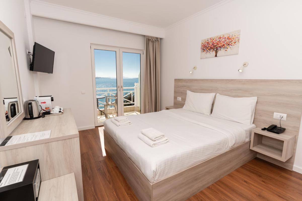 Sun N Blue Hotel - Housity