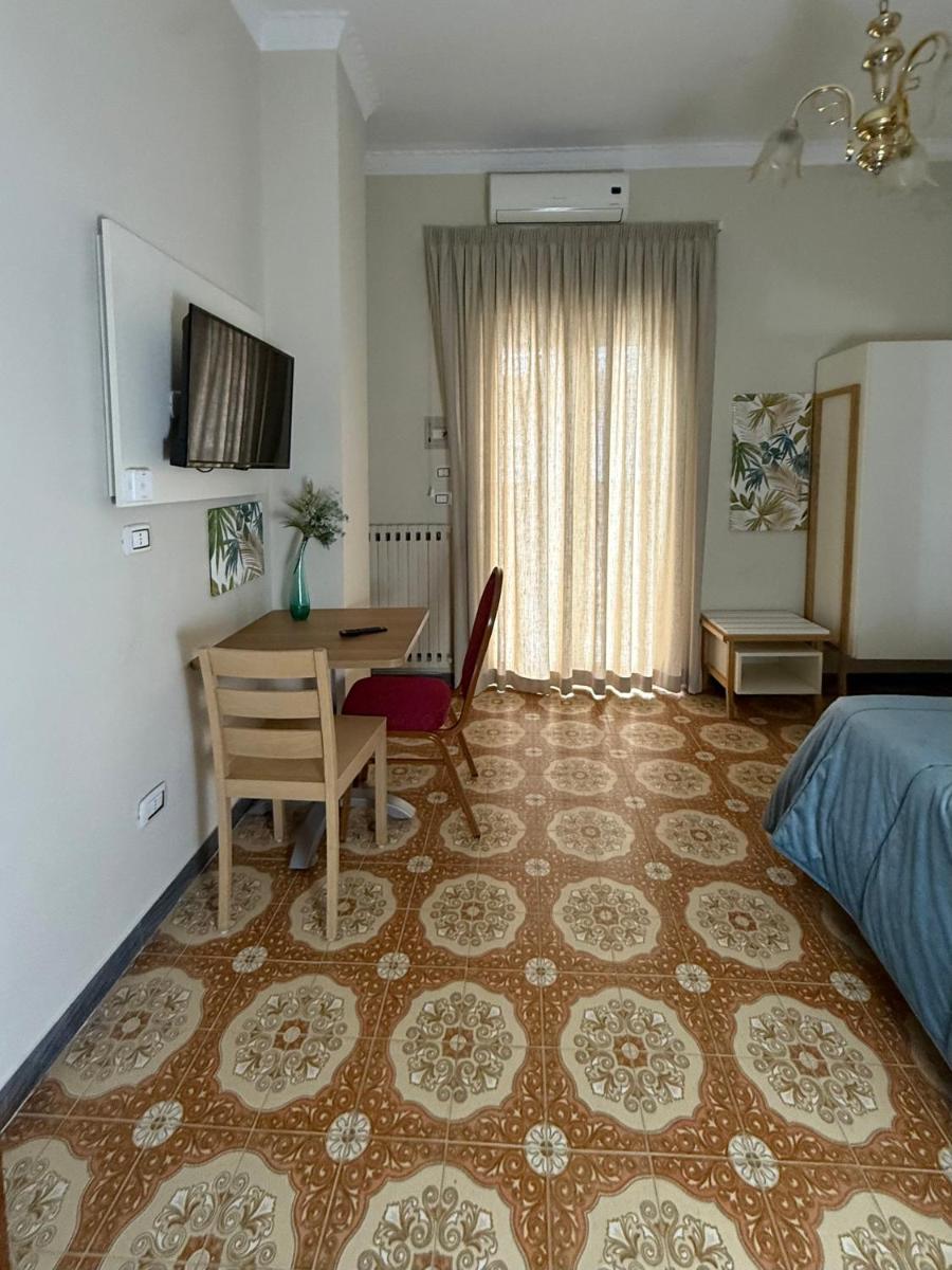 Donna Felì - Housity