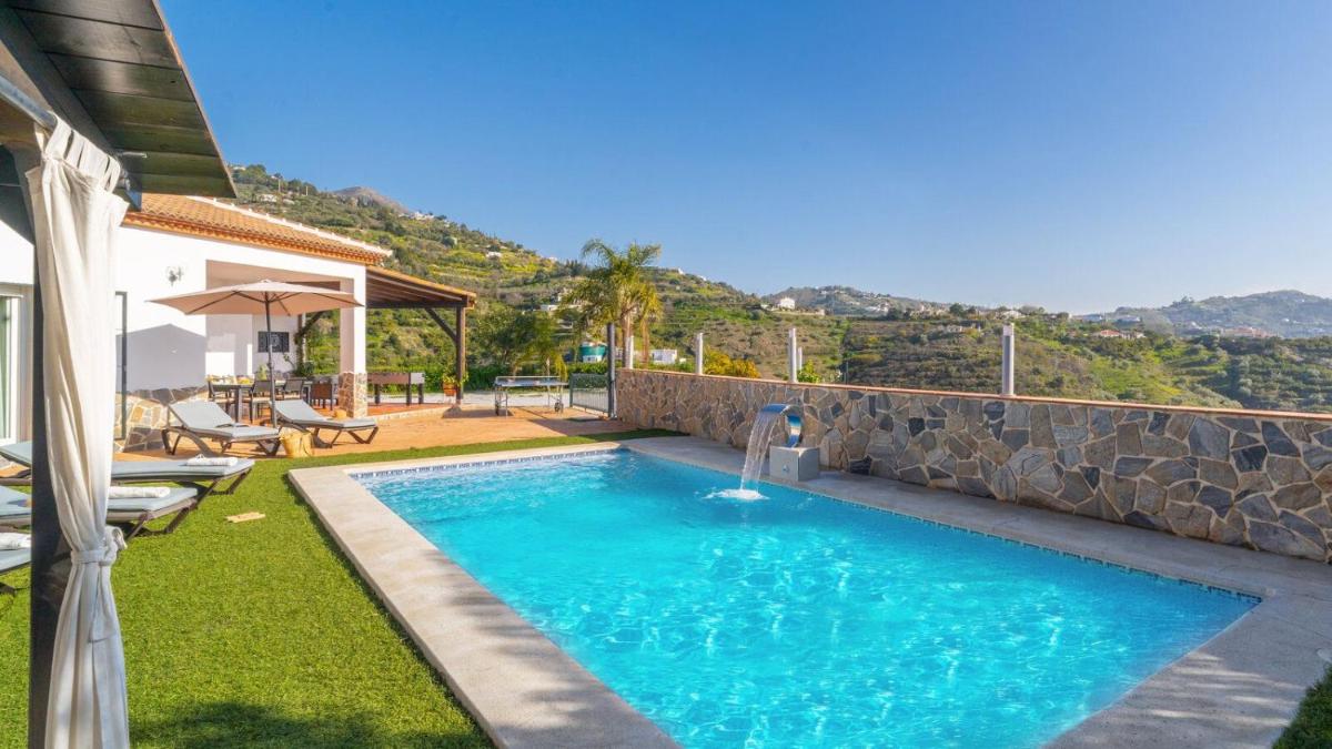 Villa Rosa de Cómpeta Canillas de Albaida by Ruralidays - Housity