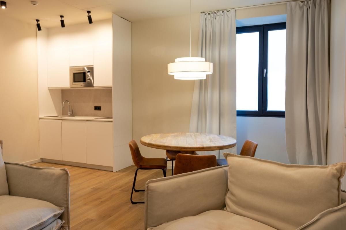 Salon Suites - Housity
