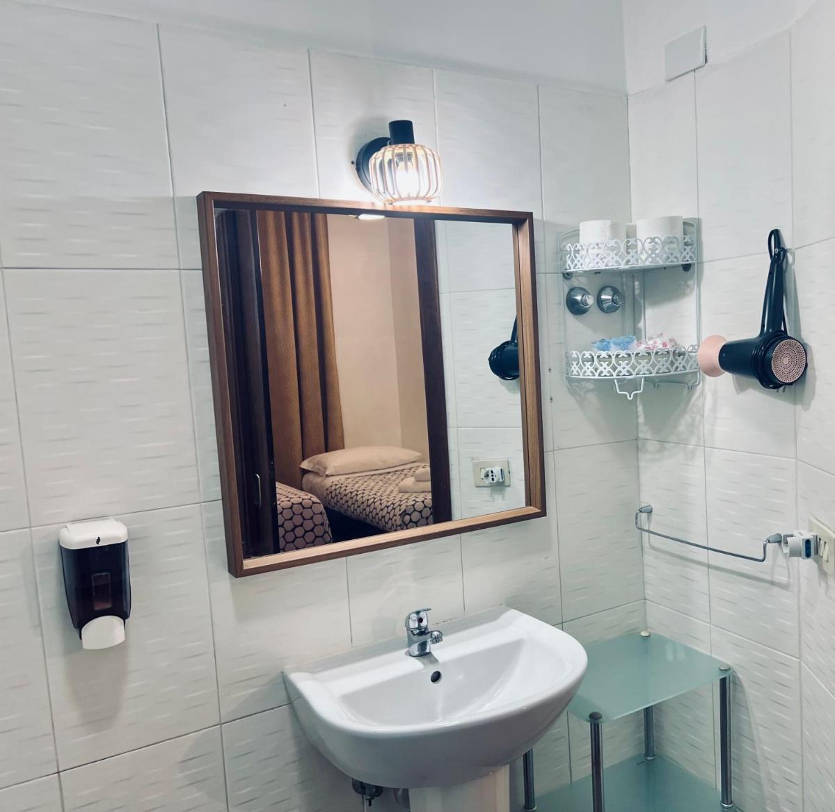 Booking Inn Settembre 95 - Housity
