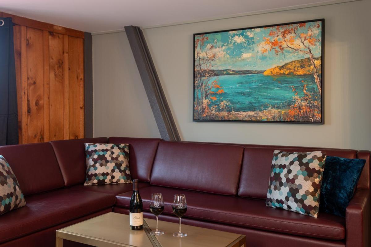 La Tourelle Inn & Spa - Housity