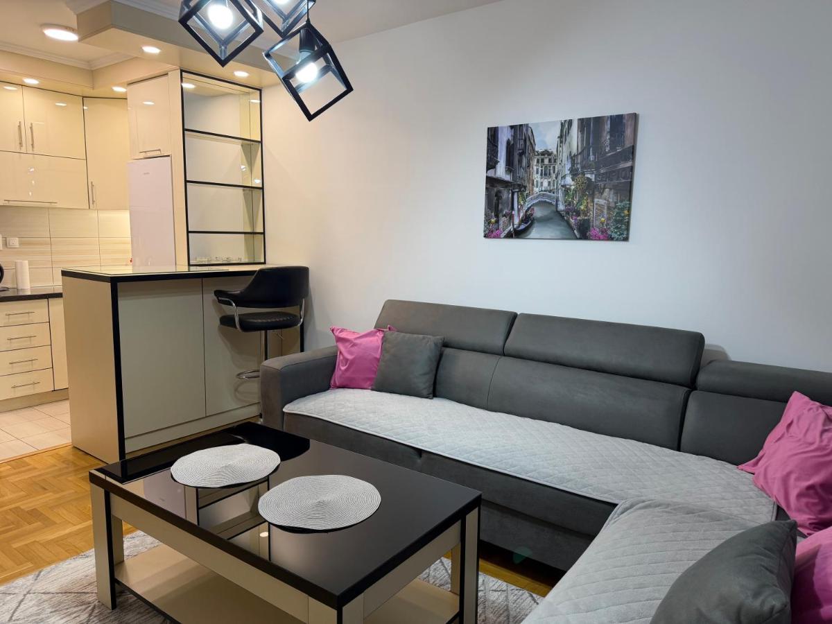 Apartment stan na dan Hilandarska - Housity