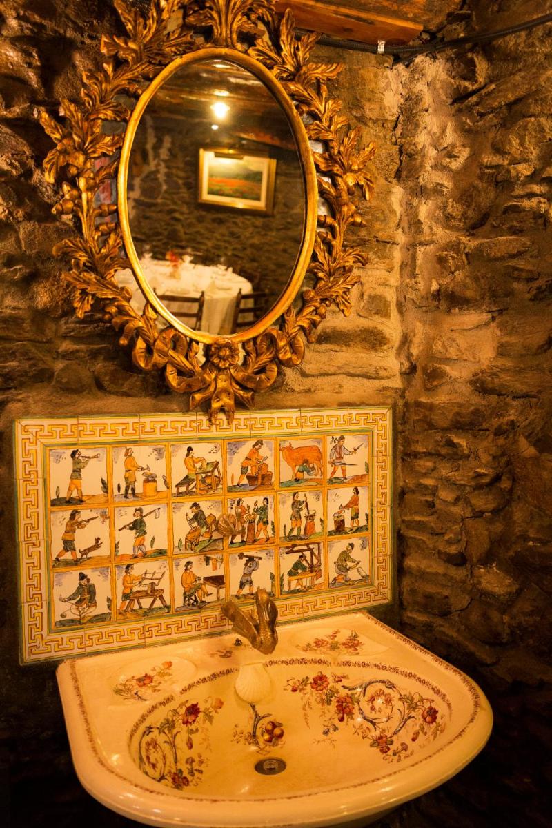 Hotel Can Borrell - Housity
