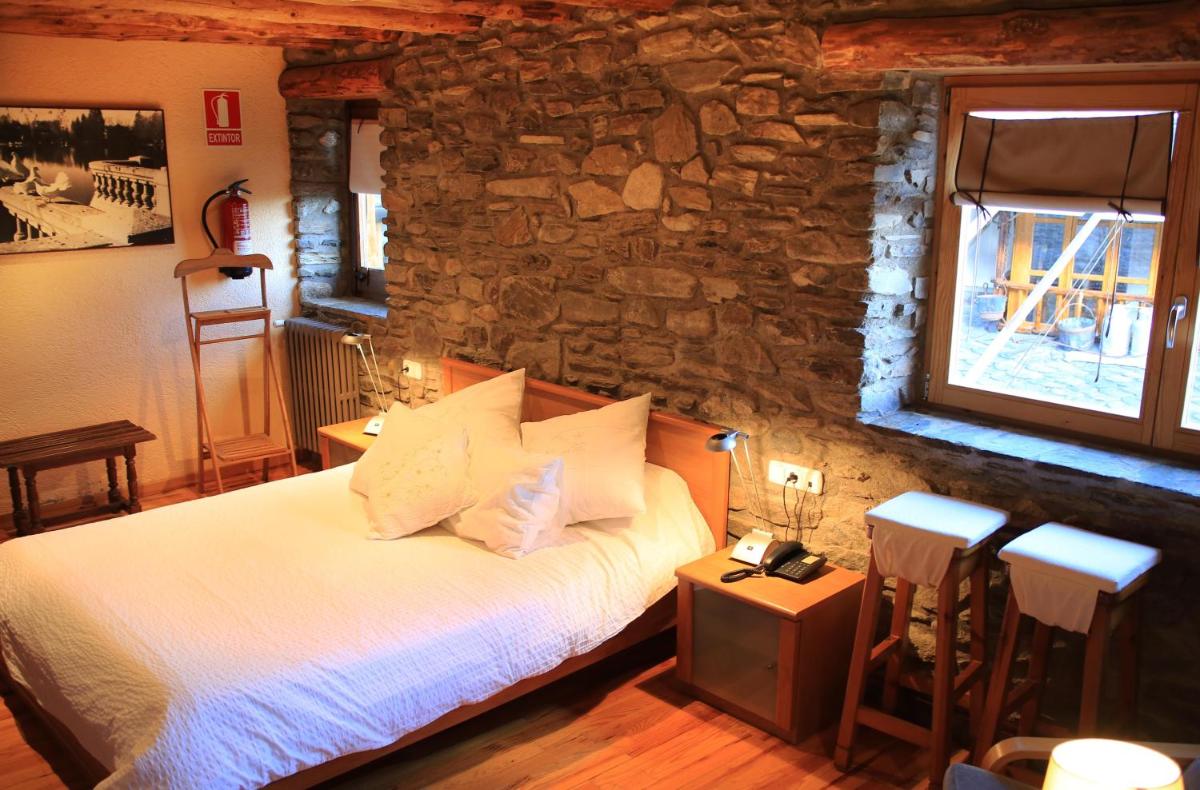 Hotel Can Borrell - Housity