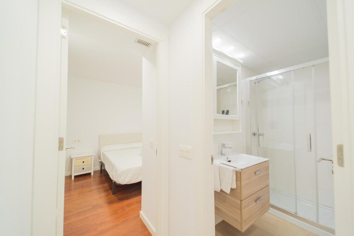 Expoholidays - Apartamentos Rueda Lopez - Housity
