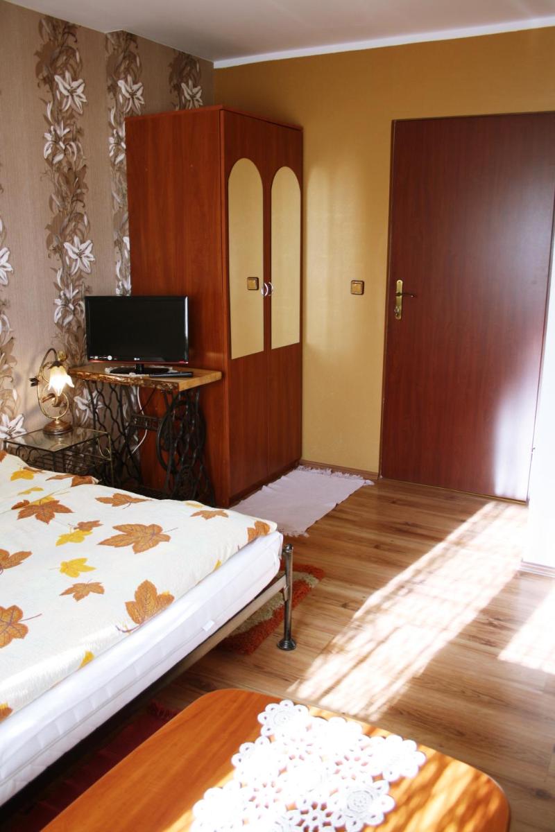 Pod Modrzewiem - Housity