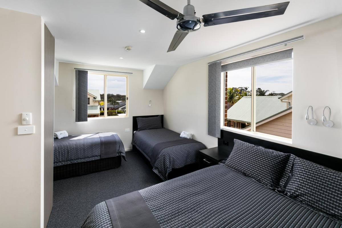 Dolphin Shores - Housity