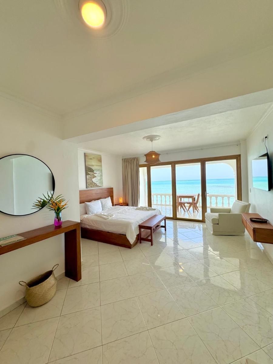 ultra infinity hotel - Housity