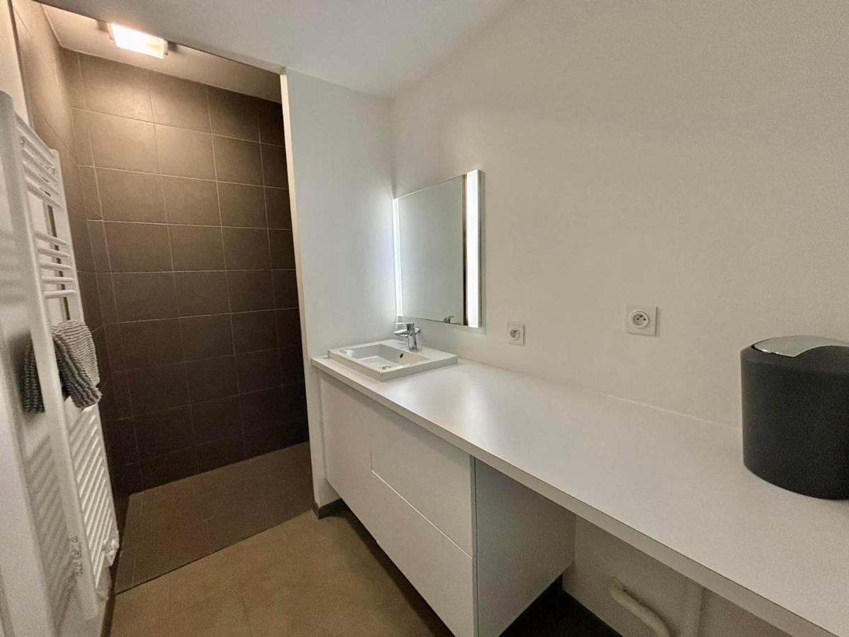 Appartement en bord de mer, 2 chambres, piscine, parking, animaux admis - FR-1-194-231 - Housity