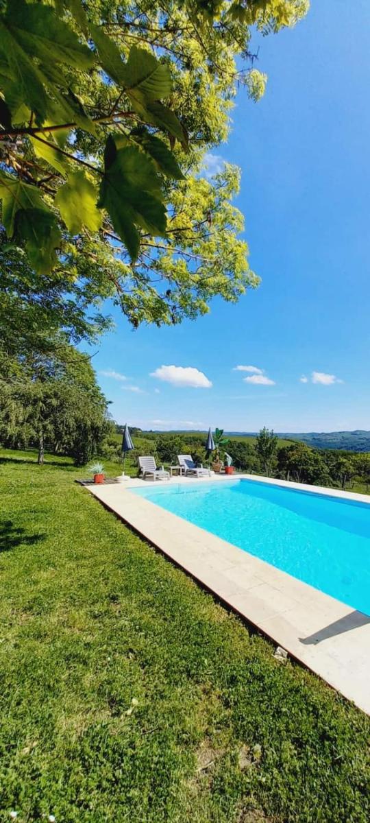 La croix des Landes gîte ou chambre d'hôte avec piscine à Chouvigny - Housity