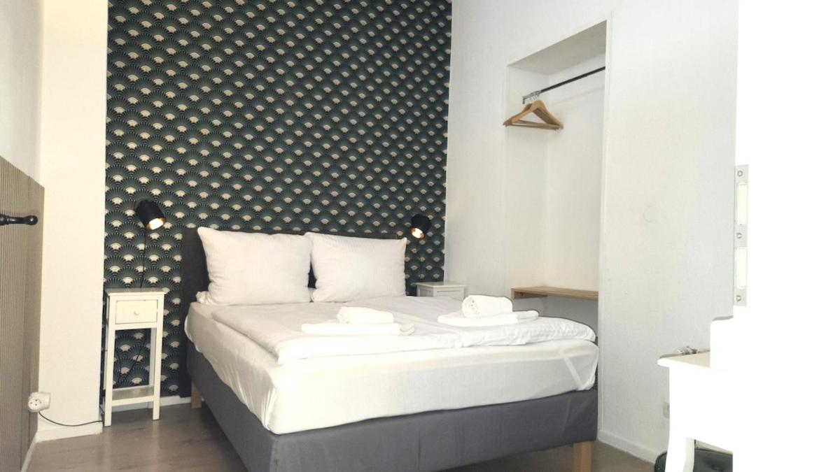 Modern Gesundbrunnen Flat Sleeps 6 Guests - Housity