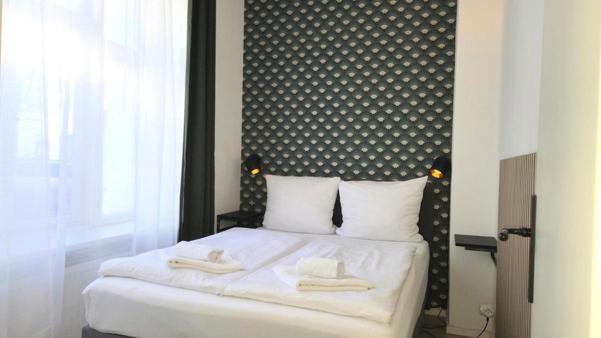 Modern Gesundbrunnen Flat Sleeps 6 Guests - Housity