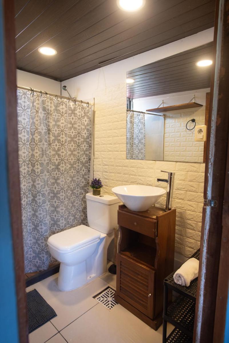 RocaMar Hostel Boutique - Housity