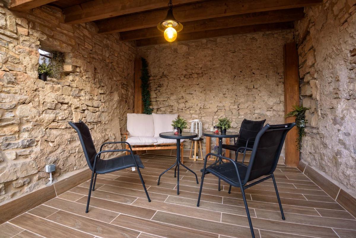 El Forn de Freixenet - Casa Rural Completa - Housity