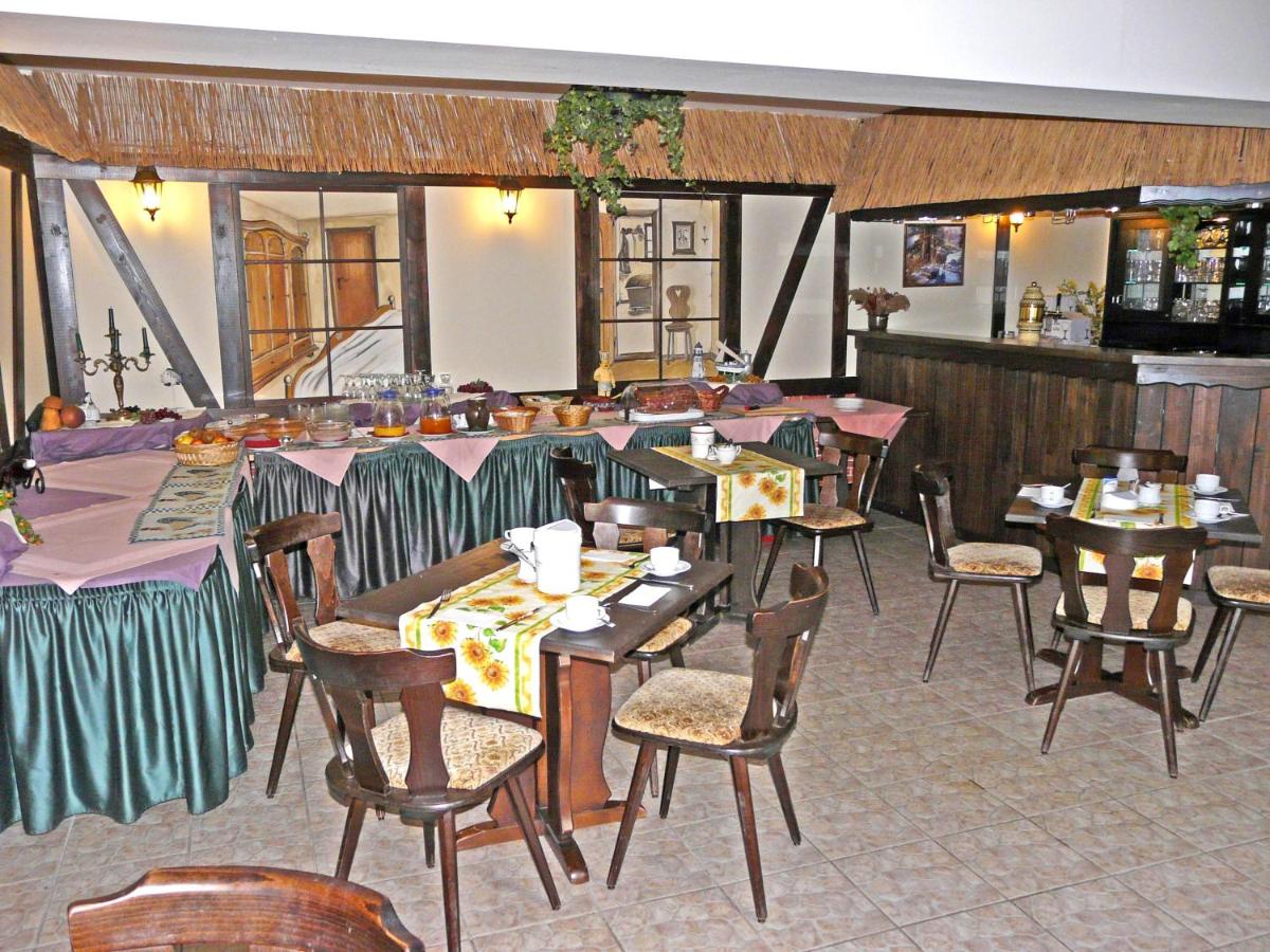 Hotel Lindenhof - Housity