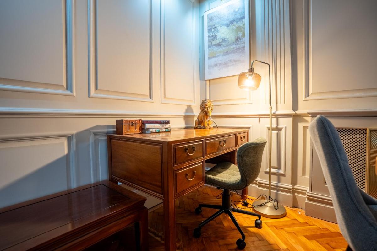 Luxury Victorian Flat in Cardiff City Centre, Stadium Side Stay - Housity