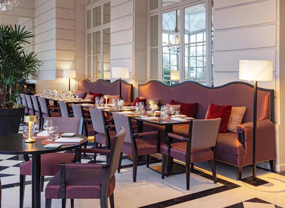 Coin salon dans l'établissement Waldorf Astoria Versailles - Trianon Palace