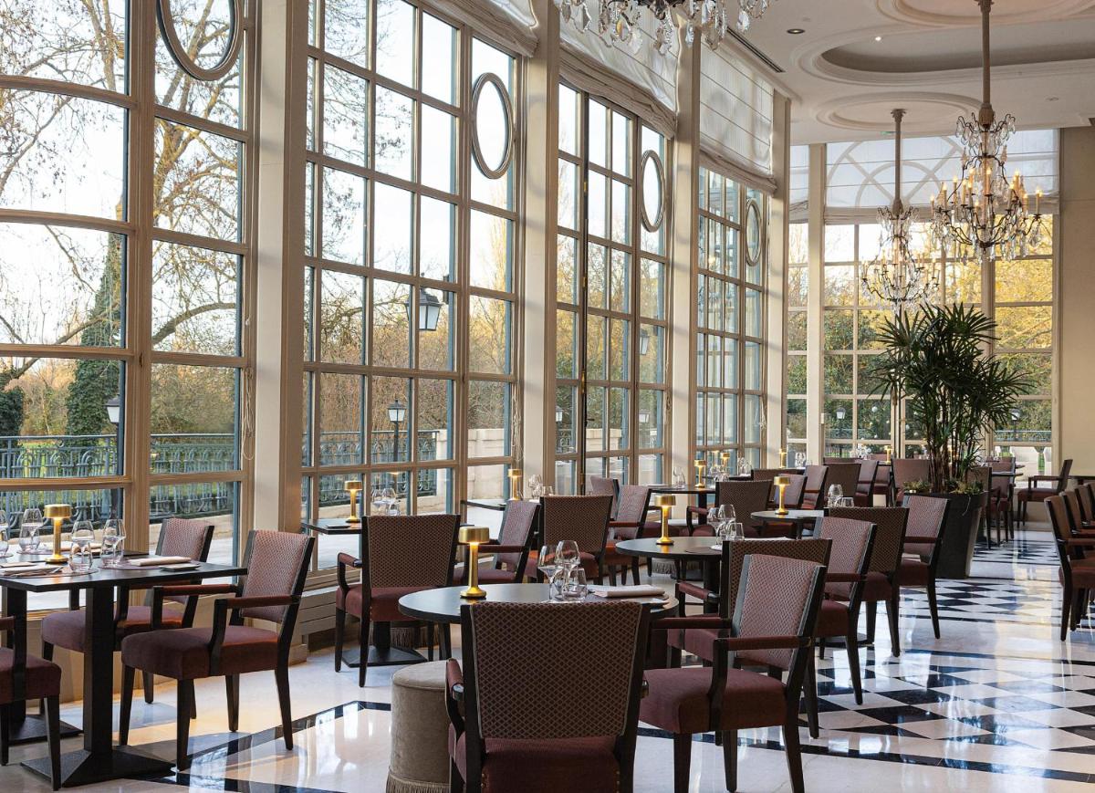 Restaurant ou autre lieu de restauration dans l'établissement Waldorf Astoria Versailles - Trianon Palace