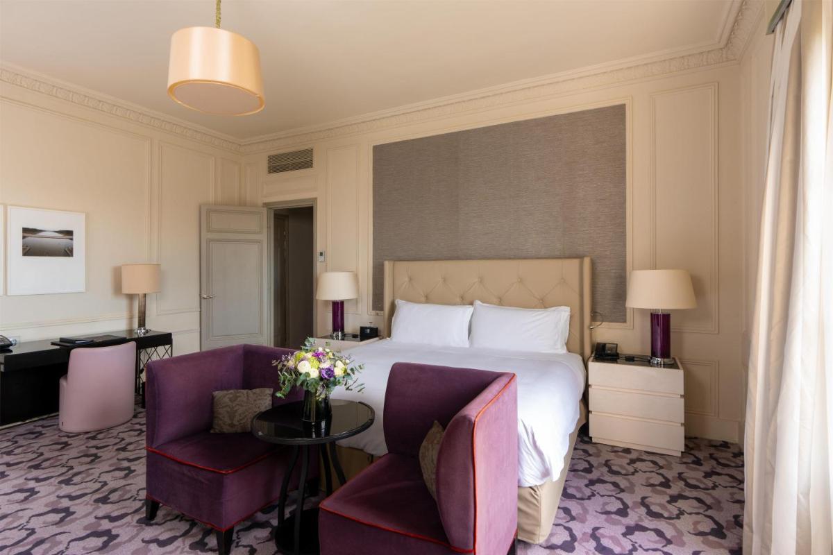 Coin salon dans l'établissement Waldorf Astoria Versailles - Trianon Palace