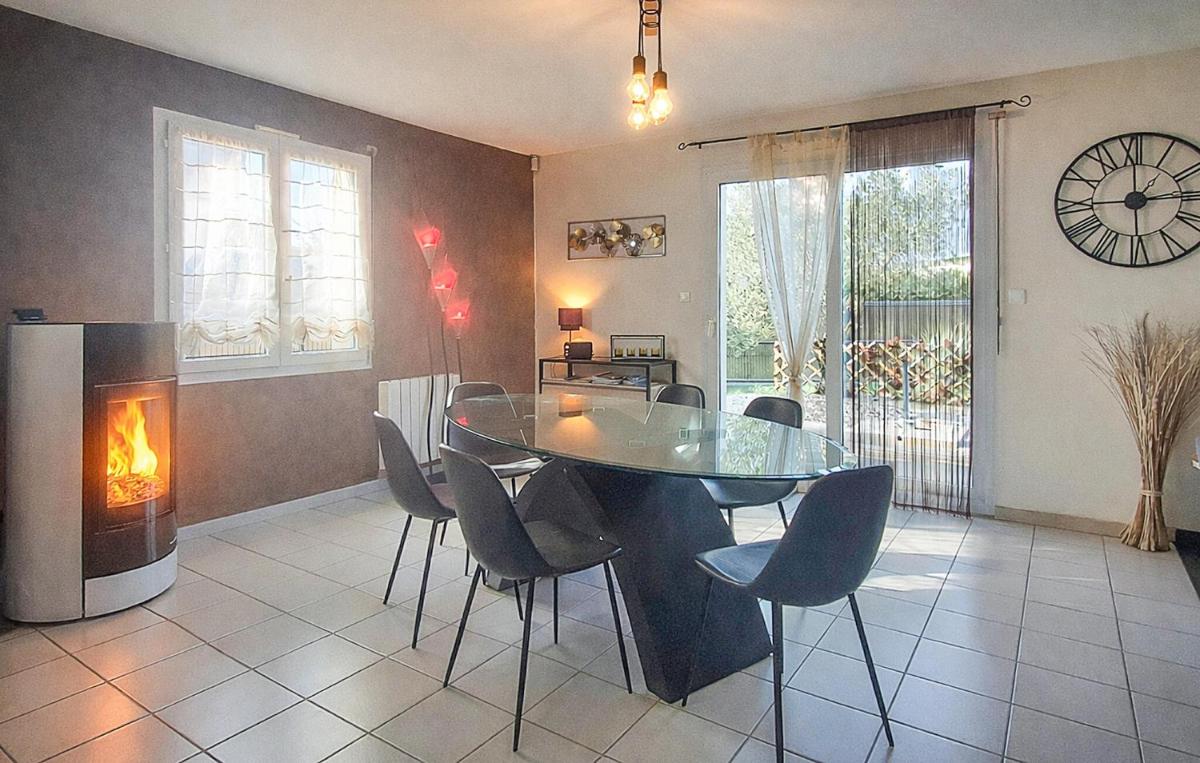 2 Bedroom Awesome Home In Binic-Etables-Sur-Mer - Housity