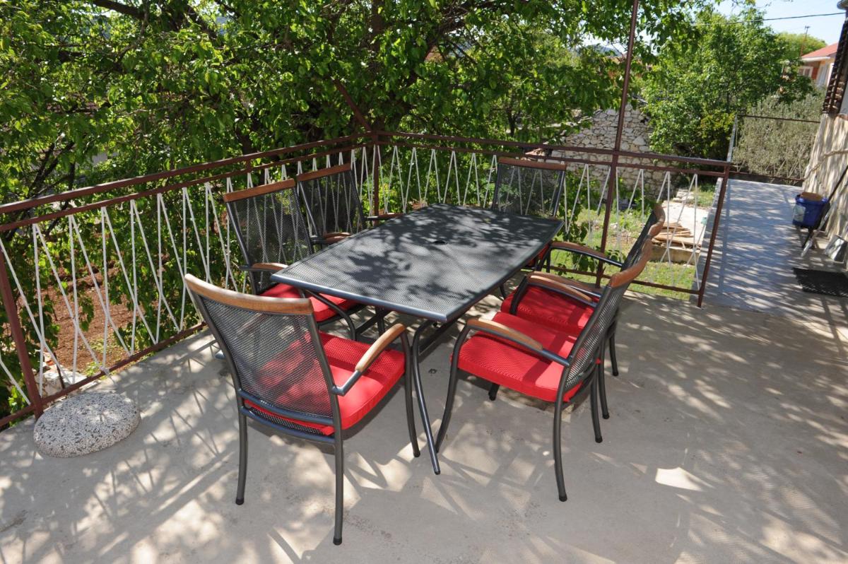 Apartment Matini Dvori - Housity