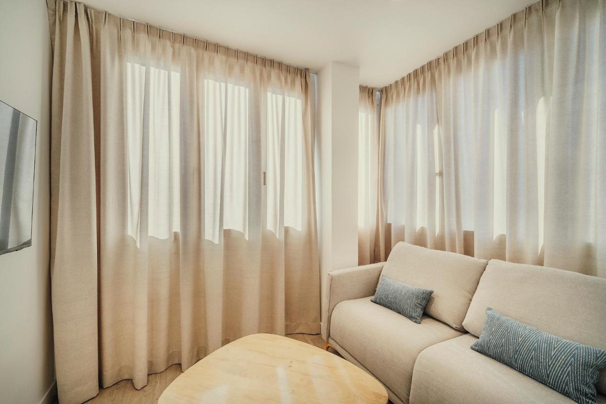 Beneste Nerja Hostal - Housity